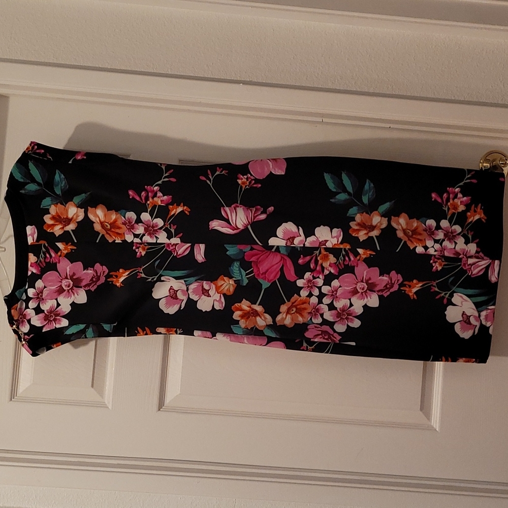 Dress - Picture 4 of 4